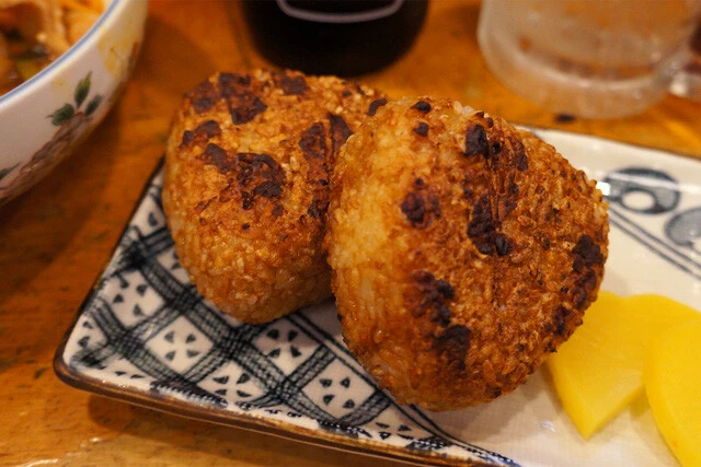 「焼きおにぎり」（４００円）