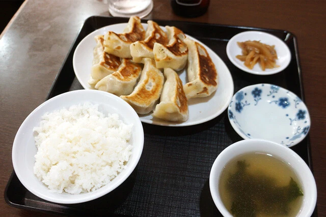 「餃子定食」（８００円）