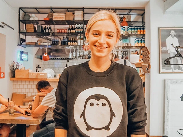 リヴィウのカフェで働く美人さん（写真提供／hossakuraworld）