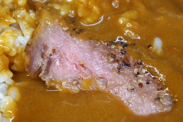 ステーキとカレーの相性は？