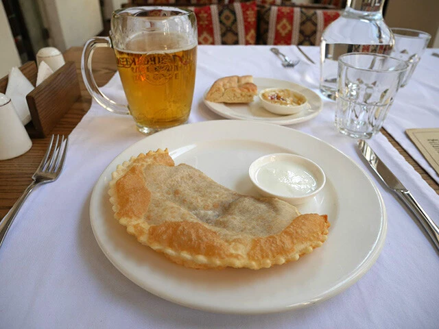 ウクライナの首都キーウで食べたチェブレキ