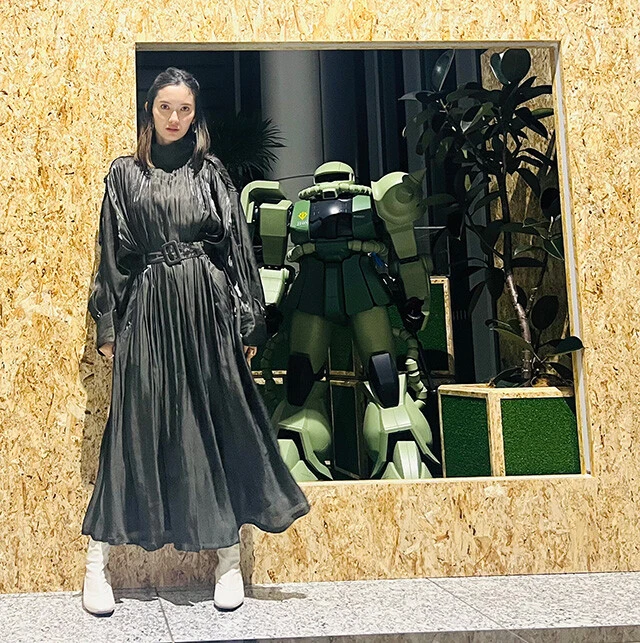 ザクⅡと服の色、立ち方もかぶりました