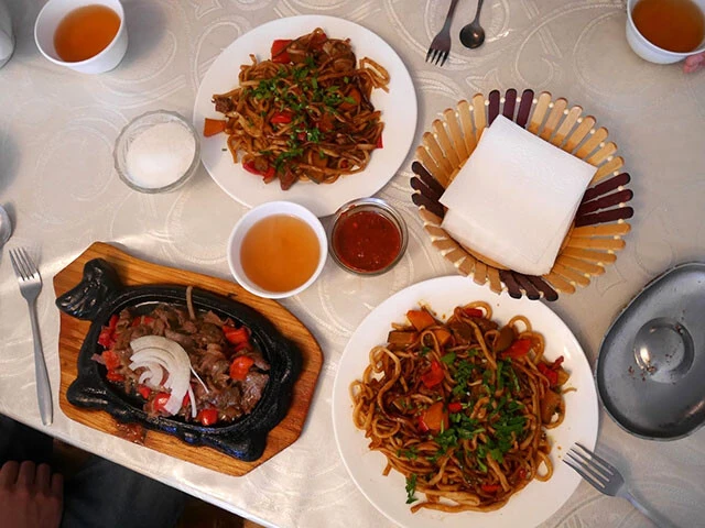 キルギスのボコンバエバ村で食べた思い出のラグマン