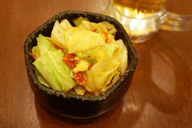 「キャベツと桜エビのお浸し」（３８０円）