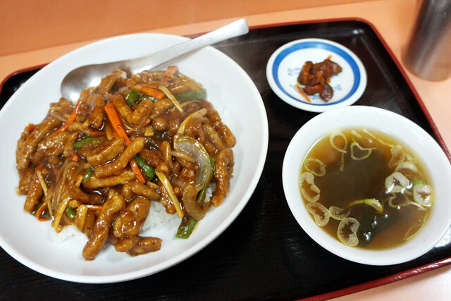 「香港丼」（780円）