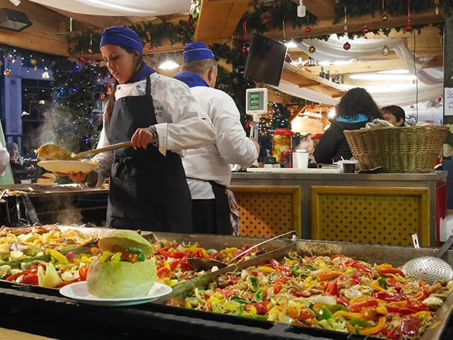 パプリカ大国ハンガリーのクリスマスマーケットはパプリカでいっぱい！