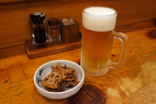 「生ビール」（５３０円）とお通し