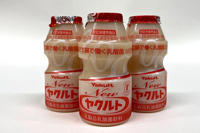 シロタ株が1本(65ml)に200億個含まれている「ヤクルト」(写真)。人気の「ヤクルト1000」は1本(100ml)に1000億個入っている