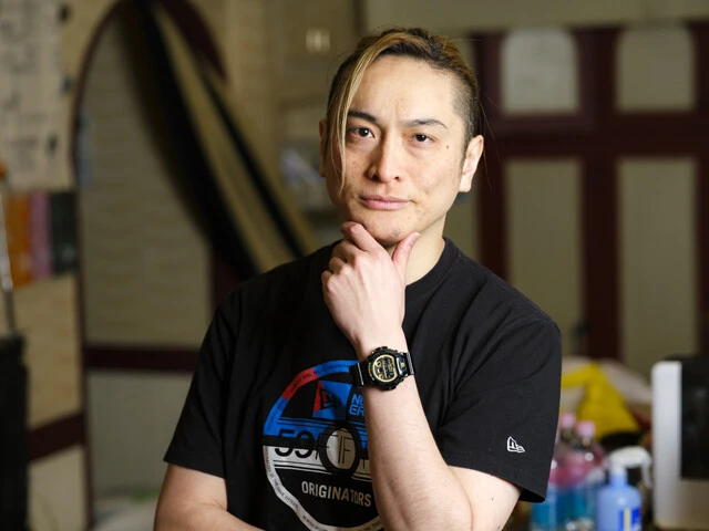 モノマネタレント・JP 1983年7月31日生まれ、滋賀県出身。声優専門学校やNSC、ワタナベコメディスクールを経て2003年デビュー。松本人志などモノマネのレパートリーは多岐にわたる