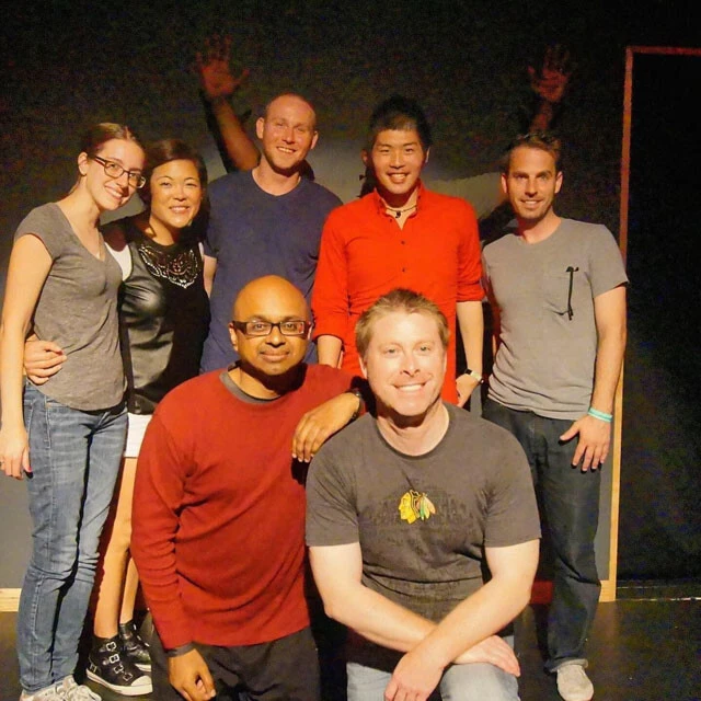 大学生のときに初めて参加した「オープンマイク」の出演者たちと。「決して英語が得意なわけではなかったが、自分が作ったネタをなんとか伝えようとするエネルギーだけは人一倍あった」(Saku氏)