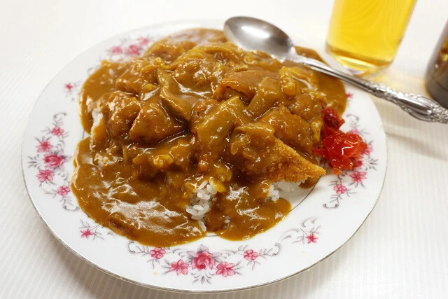 【カツカレー】地元の老舗名店で、2022年の「カツカレー締め」を：パリッコ『今週のハマりメシ』第62回