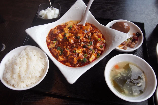 パリッコ連載『今週のハマりメシ』第１５回：池袋中華街、本気の「麻婆豆腐定食」がお得すぎる