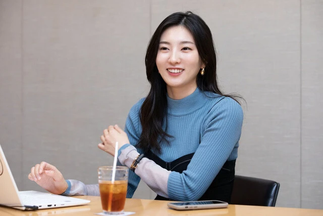 睡眠について話す福井