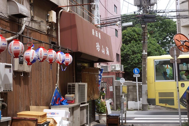 気になる酒場も多い