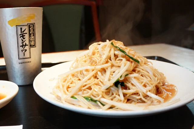 【上海焼きそば】神楽坂のキュートな町中華で出会った、超オリジナルな上海焼きそば：パリッコ『今週のハマりメシ』第57回