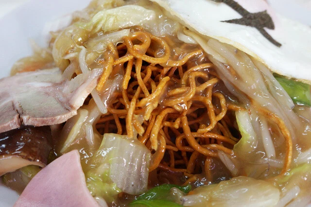 餡を崩して麺と対面する瞬間の嬉しさ