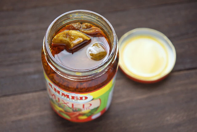 「MIXED PIKLE IN OIL」