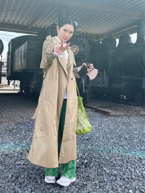 小湊鐵道の車両基地のＳＬの前で。ネタバレ厳禁の『アンナ・カレーニナ』をオマージュ