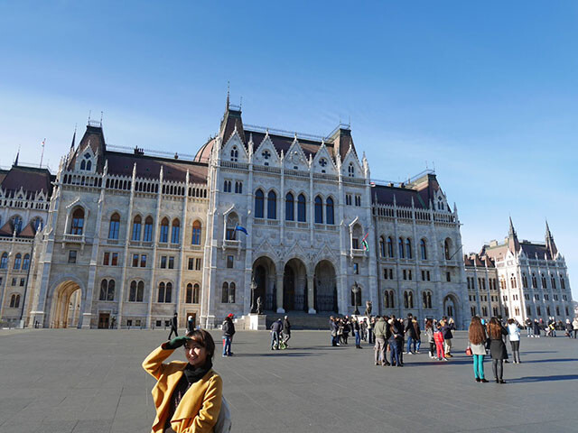 １９０４年完成の国会議事堂。ハンガリー国内最大の建築物であり、ヨーロッパで２番目、世界で３番目に大きい