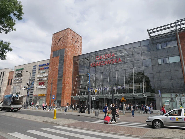 都会的なクラクフ中央駅