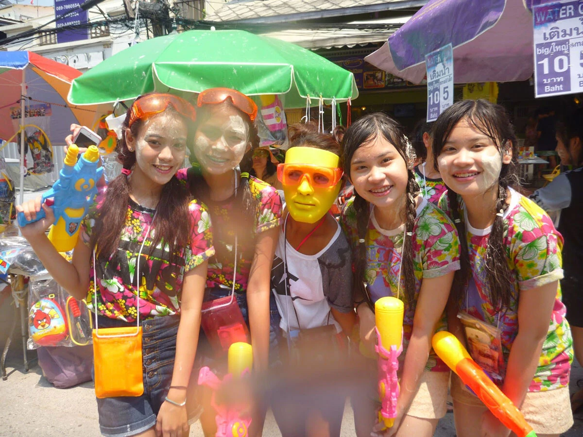 旅人マリーシャの世界一周紀行「暑さをぶっ飛ばす！ タイのお祭り３選」第３３３回