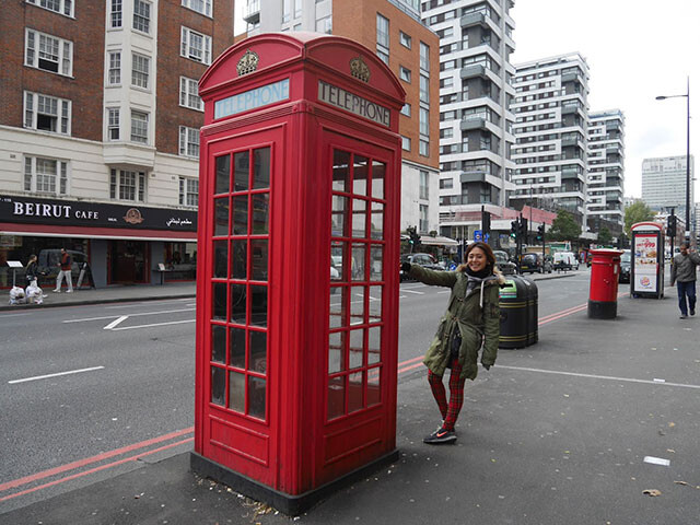 この赤い電話ボックス、イギリスっぽいよね！