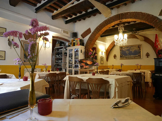 1998年設立の老舗レストラン「Hostaria Le Repubbliche Marinare Pisa」
