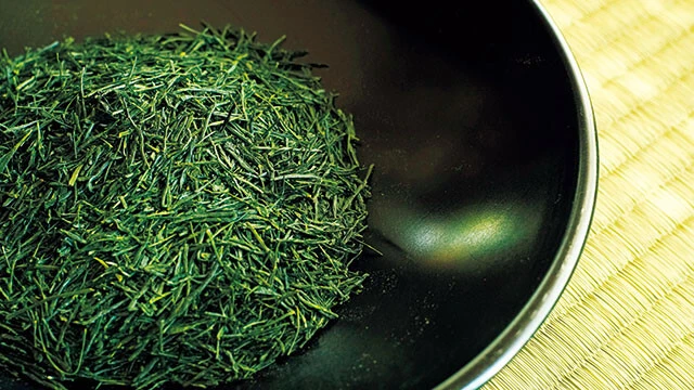 「通圓（つうえん）」［1160年創業／京都府］ 豊臣秀吉や徳川家康が「通圓茶屋」でお茶を飲んだという記録があり、店には一休和尚からもらった「初代通圓」の木像も祭られている。【京都府宇治市宇治東内1番地／0774-21-2243】