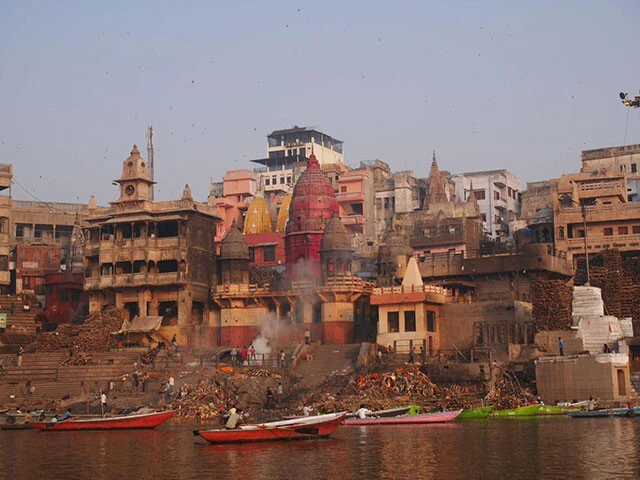 明け方のマニカルニカー・ガート