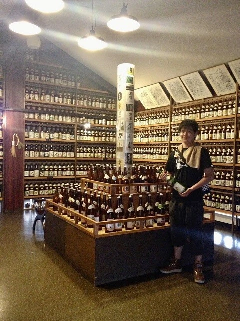 たつやに入社してからお酒の勉強を本格的に始めた。写真:佐藤氏提供