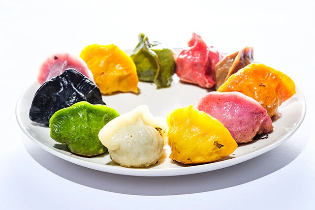 4位／ヴィーガン餃子 優「11種のヴィーガン餃子」33個（5600円）大豆ミートを使用した、文字どおりヴィーガンでも食べられる餃子。セロリ、ピーマンなど11種入り。「シイタケが特においしかったです！」（茜氏）