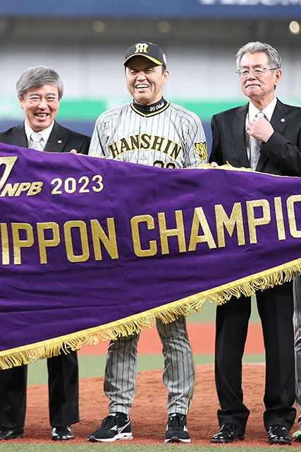 【アレ】阪神の岡田彰布監督が「優勝」を「アレ」という言葉に置き換えて話していたことから話題になった。ちなみに岡田監督がアレを使い始めたのは2010年とのこと