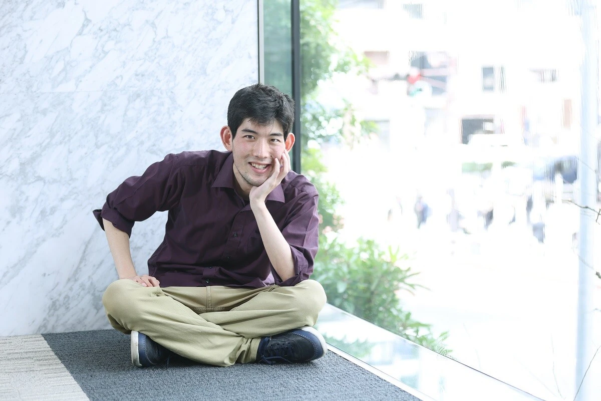 一度も訪れたことがない国でまさかの小説家デビュー!?　"最強の引きこもり"が贈る唯一無二の語学エッセイ