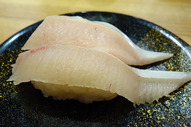 氷見きときと寿し（富山）ぶりとろ／富山湾の氷見といえばブランドブリで有名。最も脂が乗った部分はまさにトロ。寒ブリのシーズン（12月～2月）ならなお最高