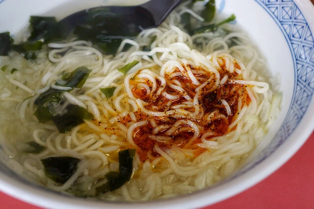 後半はラー油をプラスして