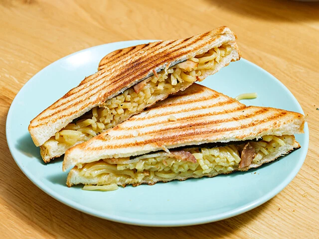 家系ホットサンド