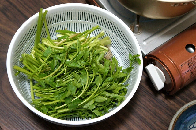 たっぷりのせりを