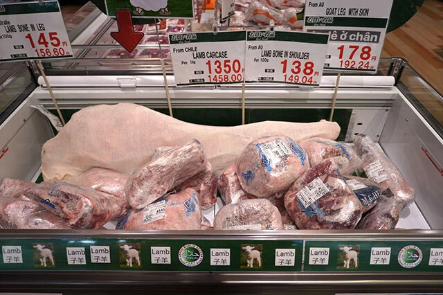 どデカいラム肉! 気合が入ってる!