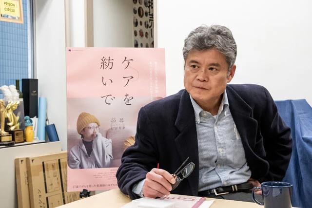 すべての映画は社会を描いていると話す大宮浩一監督