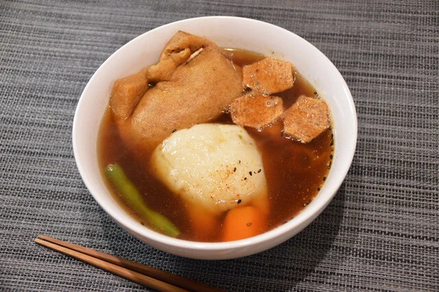 【最強どん兵衛で作る海老お雑煮】エビのスナックで高級感も爆上げの"次世代型お雑煮"爆誕！ ＜野島慎一郎のバカレシピ＞