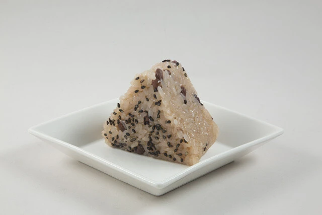 赤飯おこわ(税込149円) 500W:1分40秒/1500W:35秒