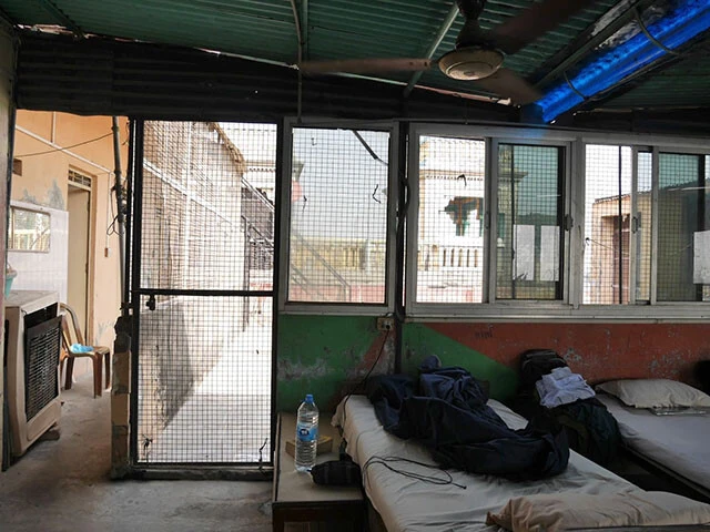 屋上階にある半分外のようなドミ