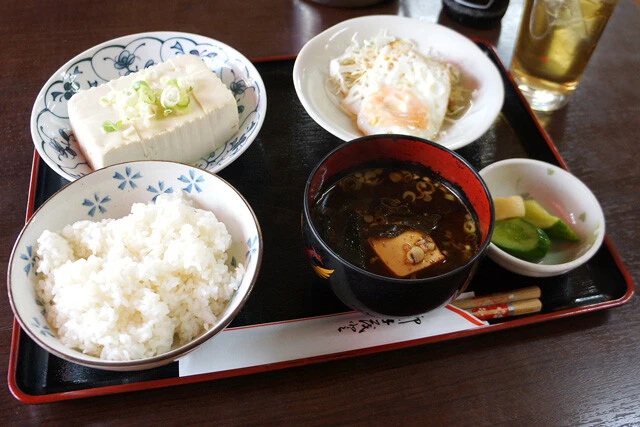 【冷奴定食&生姜玉子炒】なにを頼んでも妙~にうまい、板橋駅前の穴場食堂:パリッコ『今週のハマりメシ』第94回