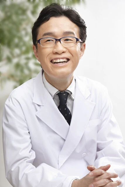 小堀善友 男性不妊、勃起障害、射精障害、性感染症を専門とする泌尿器科医。各種メディアに寄稿、出演している。著書に『泌尿器科医が教えるオトコの「性」活習慣病』(中央公論新社)など