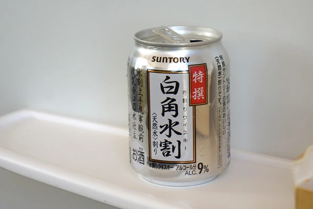 列車飲みには、なぜかウイスキー水割りが合う