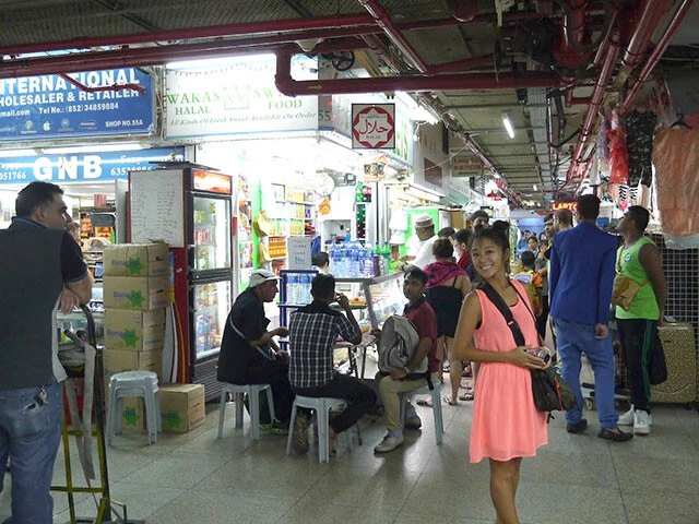 重慶大厦の中は独特の世界観がある