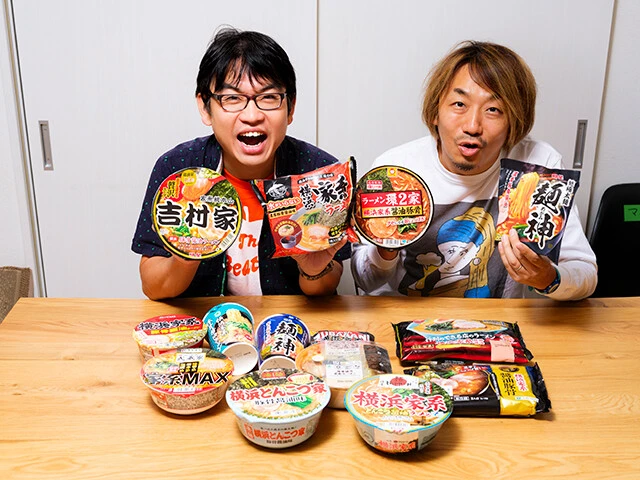 B級フード研究家の野島慎一郎氏(右)とラーメンライターの井手隊長(左)