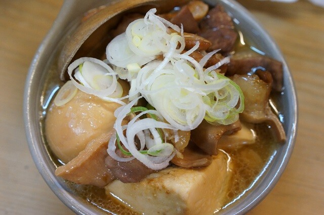 「蔦八」の煮込玉子入