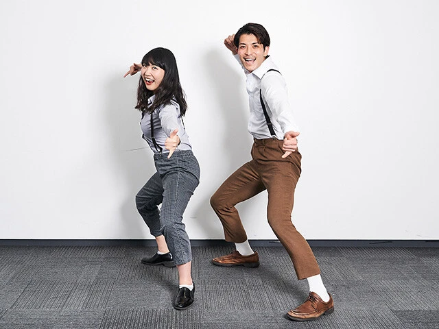 ⑪ ⑤～⑩までをもう一度繰り返したら、親指と小指以外の指をしまった手でキメポーズ