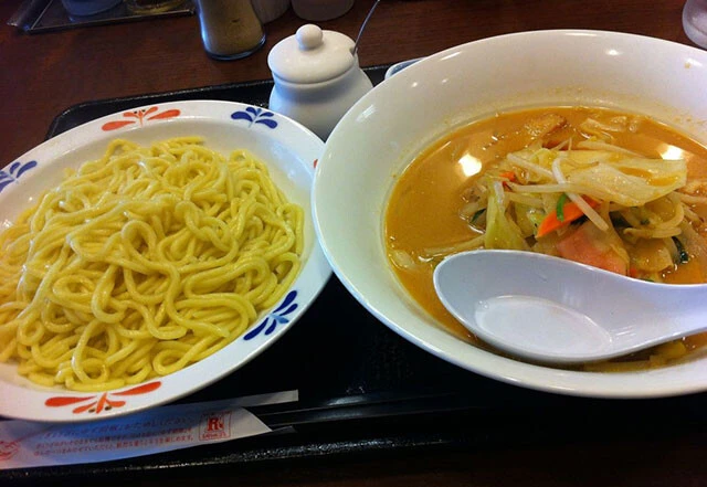 リンガーハット「つけちゃんぽん」2012年頃。ちゃんぽんをつけ麺スタイルでという独創的なメニュー